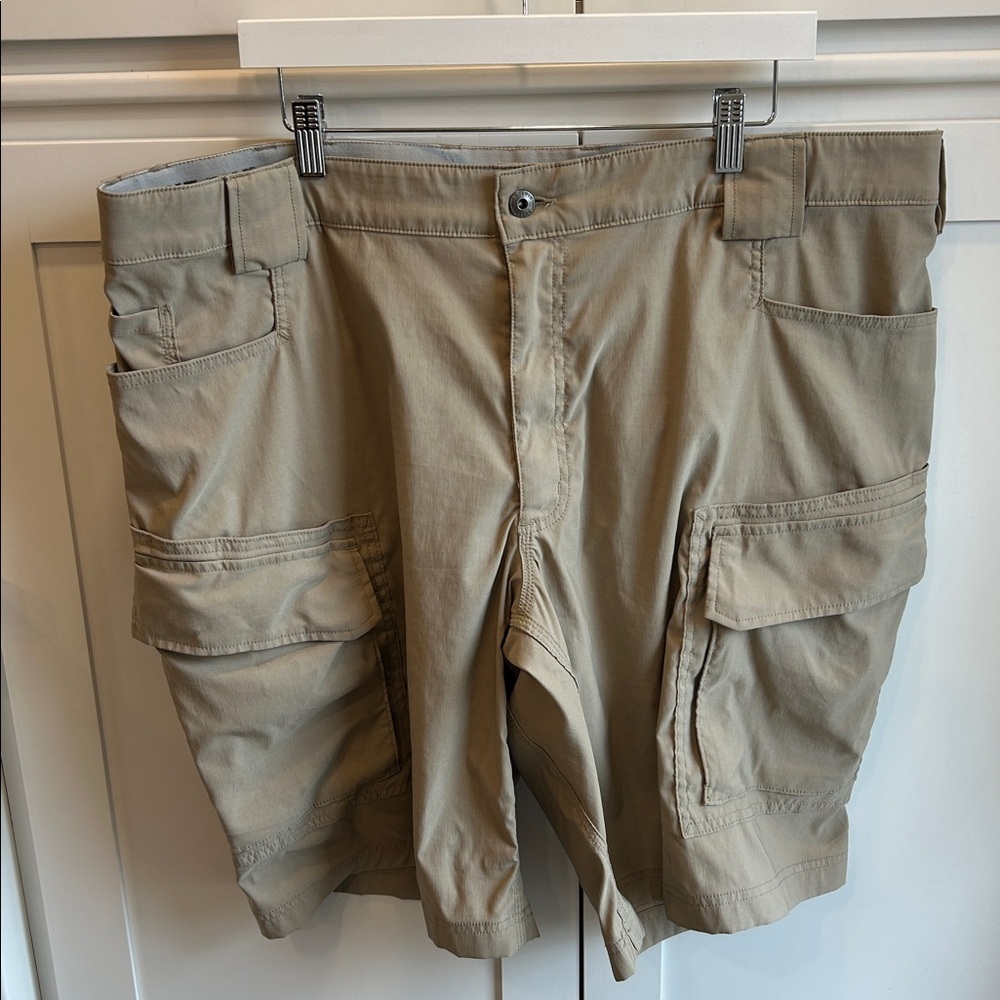 Duluth Trading Company Flex Dry On The Fly Tan Cargo Shorts Size 42 Relaxed Fit